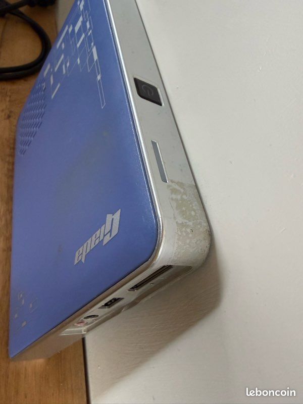 Giada i35v pour pièces avec chargeur 🔌 (image 3)