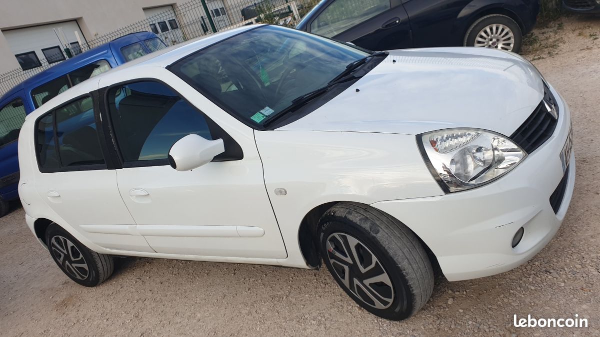 RENAULT CLIO CAMPUS 1.2 il 75 ch AUTHENTIQUE (image 4)