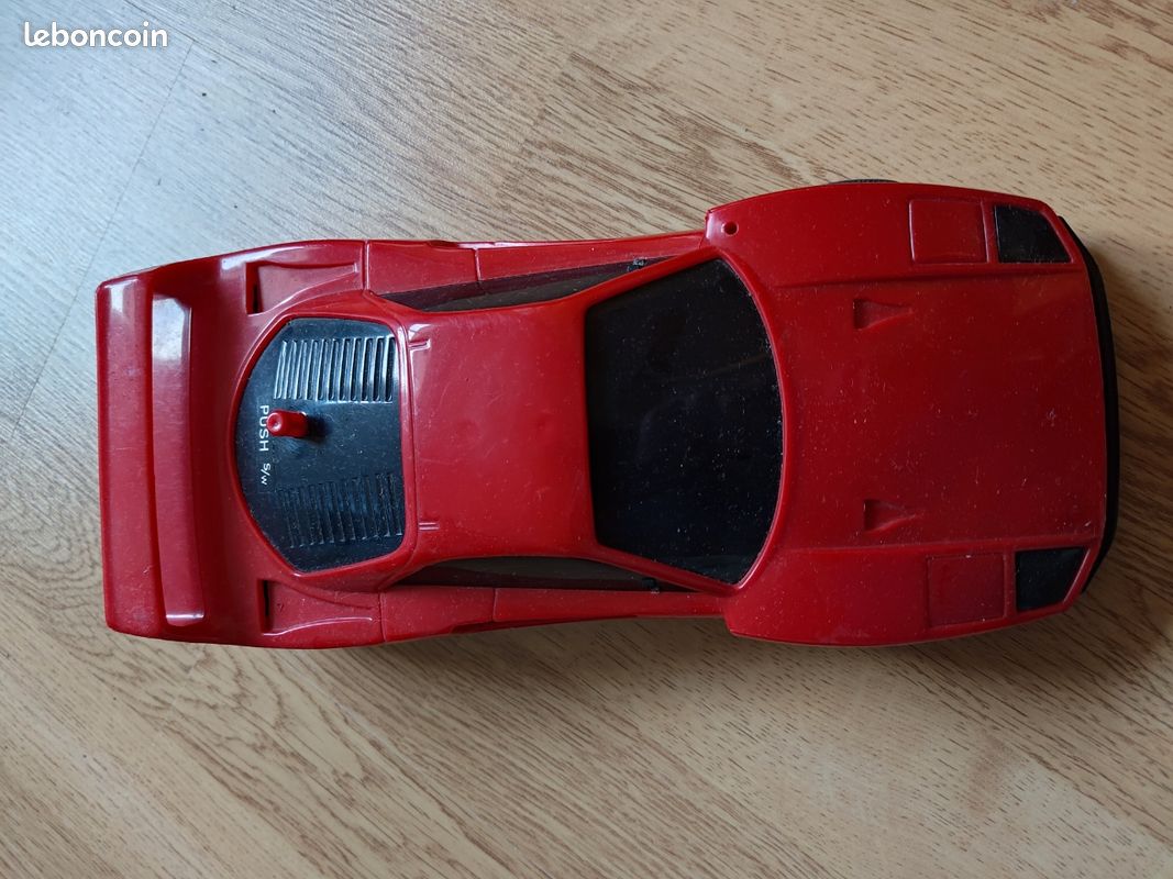 Voiture Ferrari (image 1)