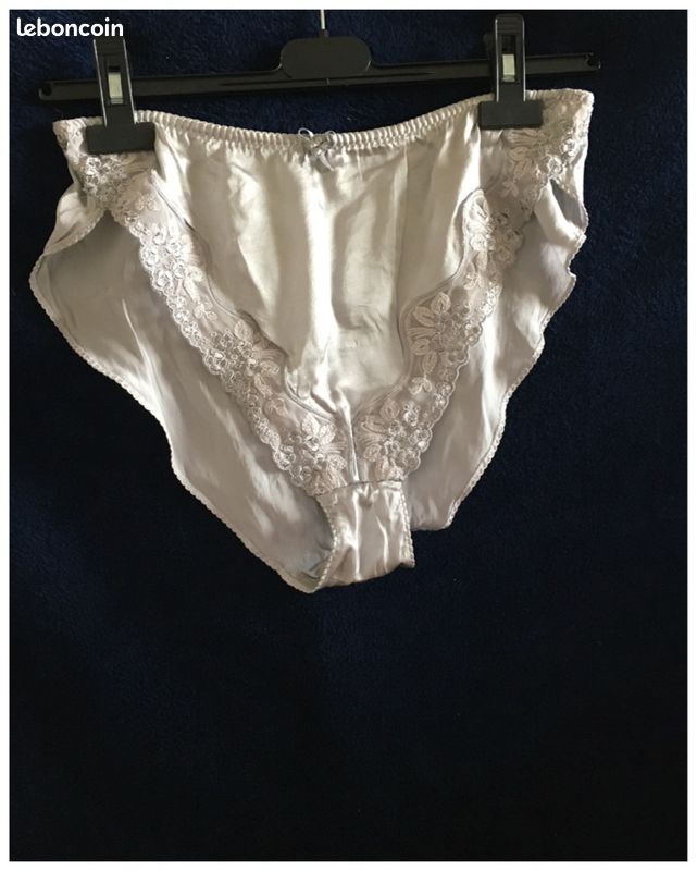Culotte grise avec dentelle. Rosy Taille : 40 (image 1)