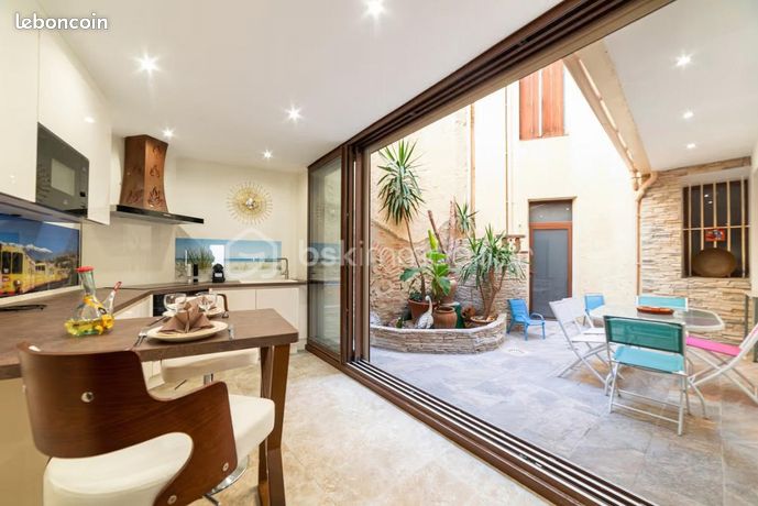 Maison 11 pièces 380 m²