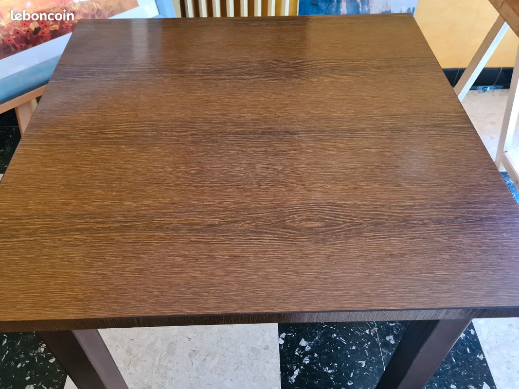 Table en bois (image 2)