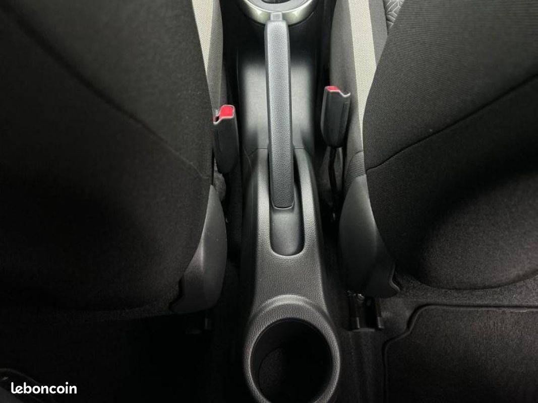 Toyota Aygo X 1.0 VVT-i 72ch Design S-CVT (image 25)