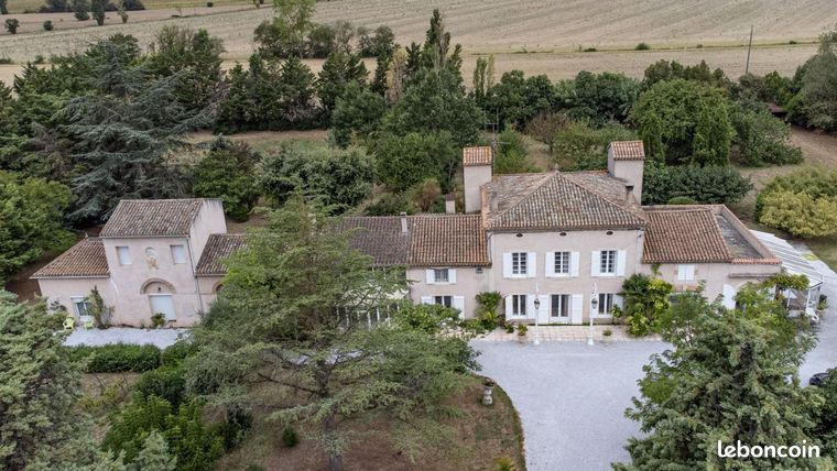 Maison 16 pièces 650 m²