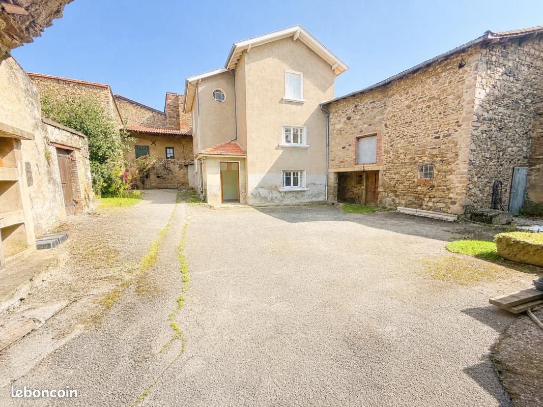 Maison 7 pièces 180 m² · à Saint-Laurent-d'Agny · 180 m² · 420 000 €