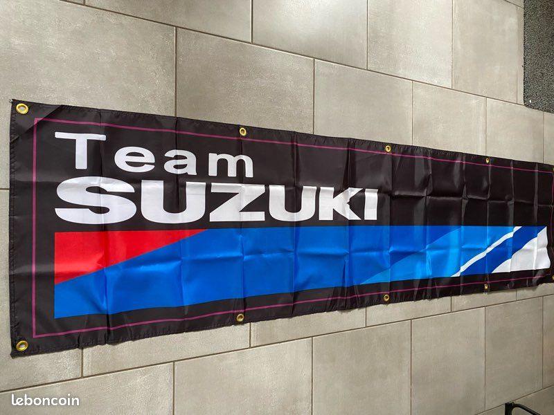 Drapeau Suzuki Bluebike De Course – 90 X 150 Cm, 4 œillets, Fabriqué Au Mexique