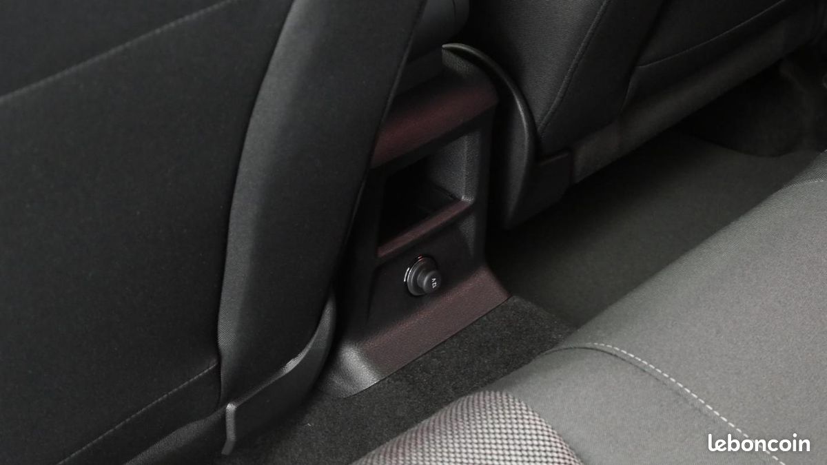 Audi Q2 35 TFSI 150 S tronic 7 Design (image 14)