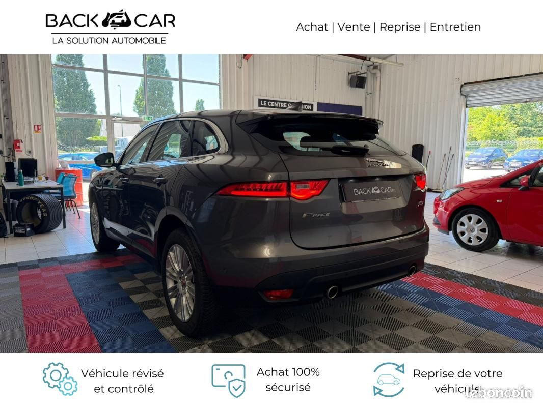 Jaguar F-Pace V6 3.0 D 300 ch AWD BVA8 Portfolio TOIT OUVRANT / SIEGES AV ET VOLANT CHAUFFANTS CO... (image 6)