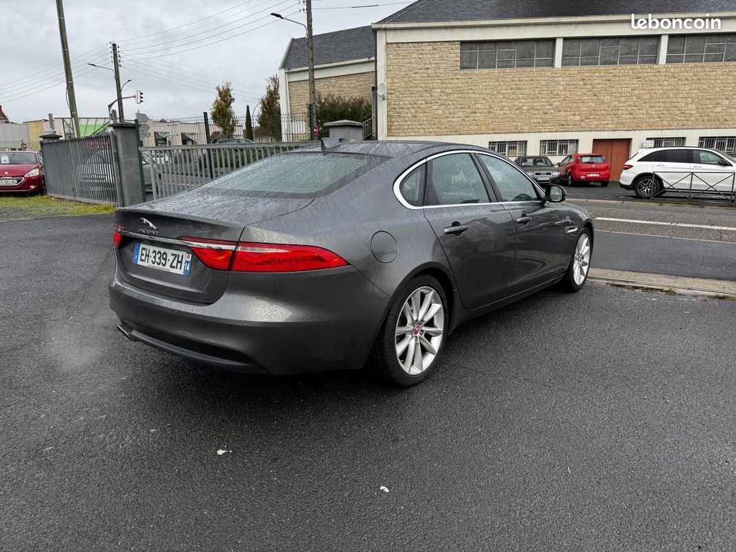 JAGUAR XF 2.0 D - 180 BVA S&S Prestige Gps + Camera AR + Clim (image 5)