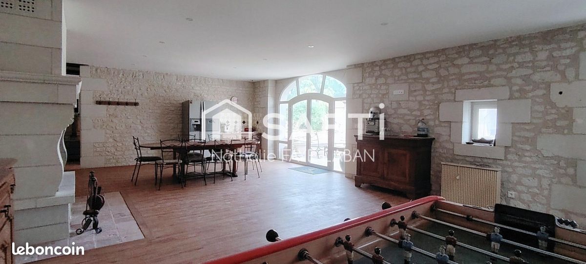 Maison 8 pièces 325 m² · à Naintré · 325 m² · 512 000 €