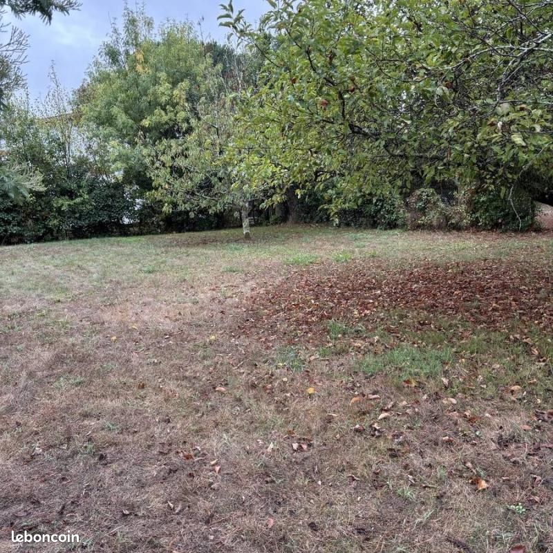 Terrain 830 m² · à Bouliac · 230 000 €