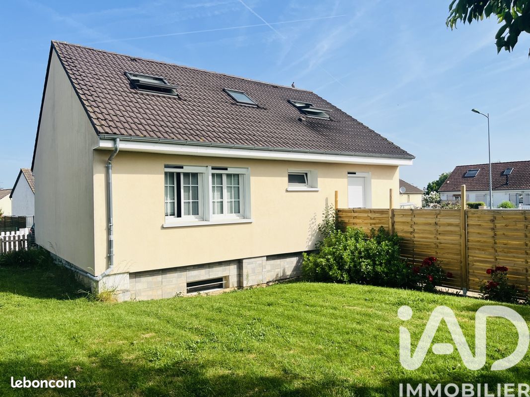 Maison 6 pièces 125 m² · à Auneau-Bleury-Saint-Symphorien · 125 m² · 249 000 €