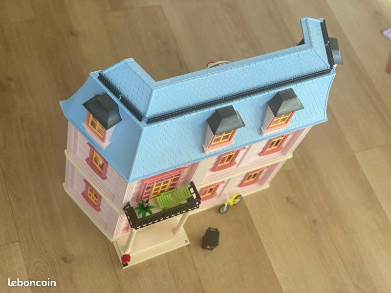 Maison Playmobil 5303 et équipements (image 2)