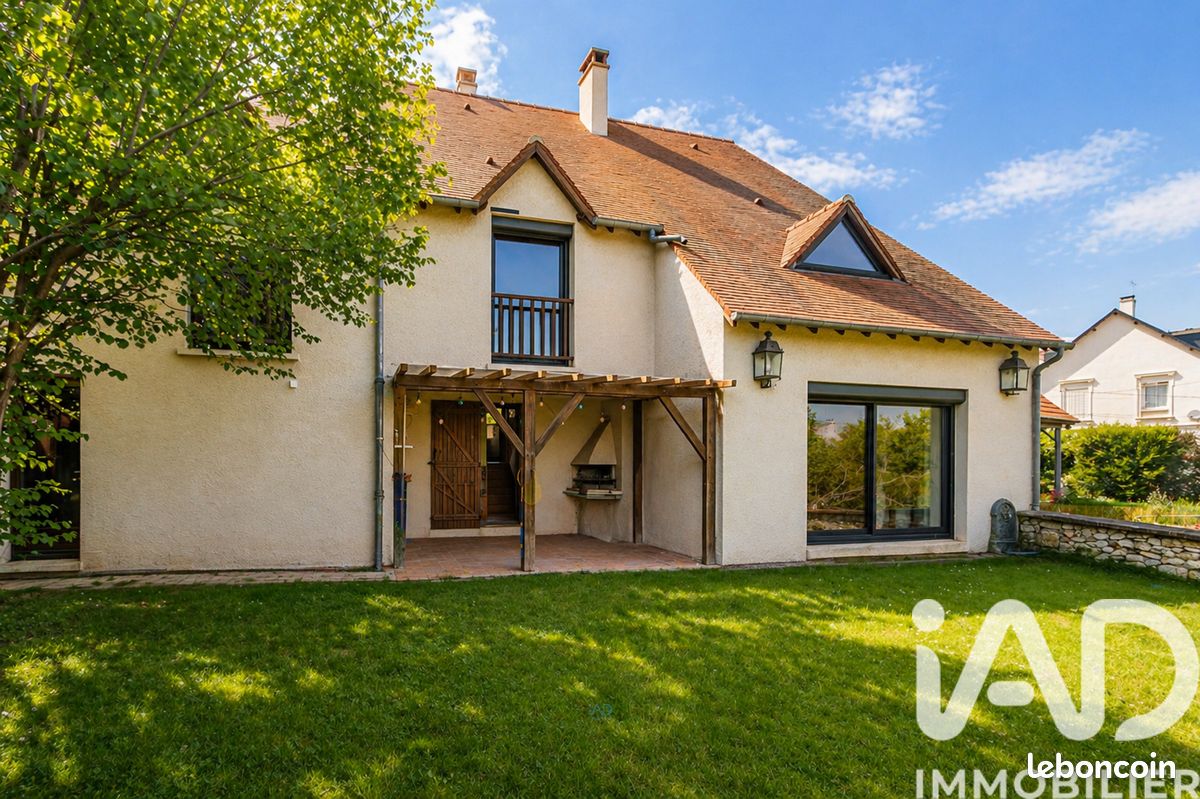 Maison 6 pièces 132 m² · à Maule · 132 m² · 449 000 €