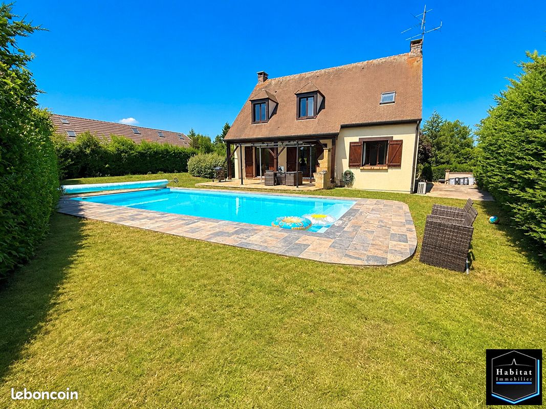 Maison 8 pièces 175 m² · à Othis · 175 m² · 499 900 €