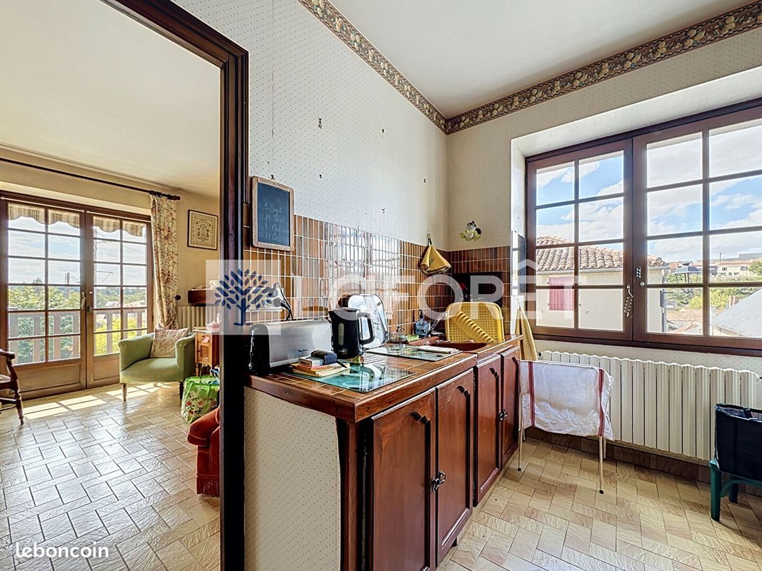 Maison 5 pièces 136 m² · à Airvault · 136 m² · 110 000 €