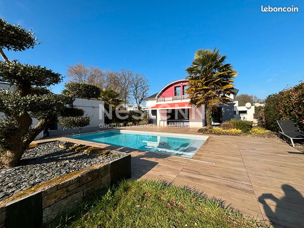 Propriété 9 pièces 196 m²