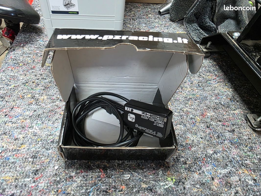 Capteur GPS PZracing YA600 pour Yamaha R1 2020 et + (image 1)