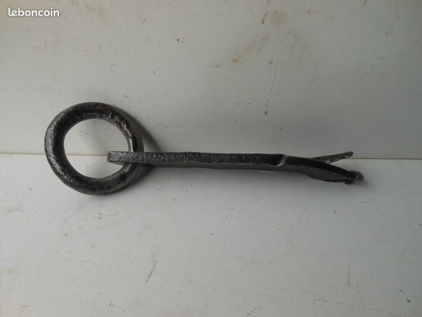 Anneau Ancien En Fer Forgé – Ferrure Vintage, Déco Ou Bricolage