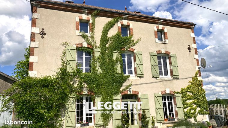 Maison 9 pièces 221 m²