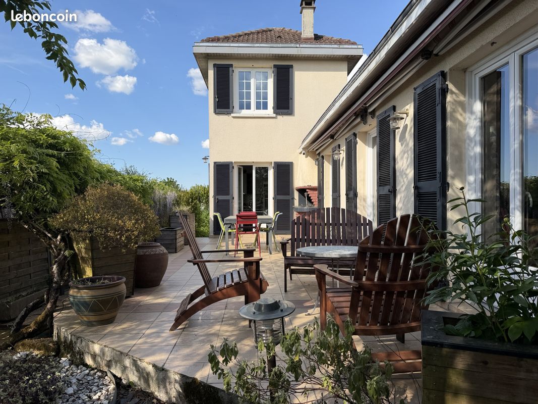 Maison 7 pièces 160 m² · à Rilhac-Rancon · 160 m² · 289 000 €