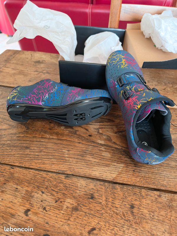 Chaussures Vélo Route Specialized Remix Femme – EU 41/US 9.5 – Noires – Occasion