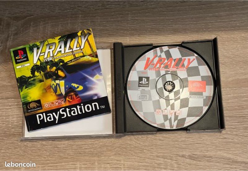 Jeu PS1 V-RALLY 97 - Version PAL Française Avec Notice - Boîte Abîmée - Testé Et Fonctionnel