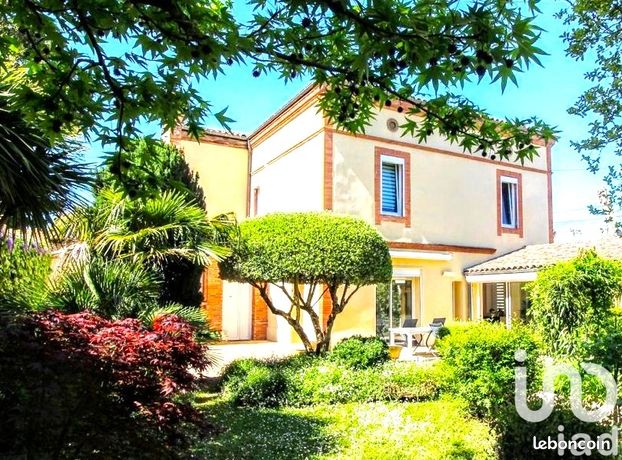 Maison de ville 8 pièces 319 m²