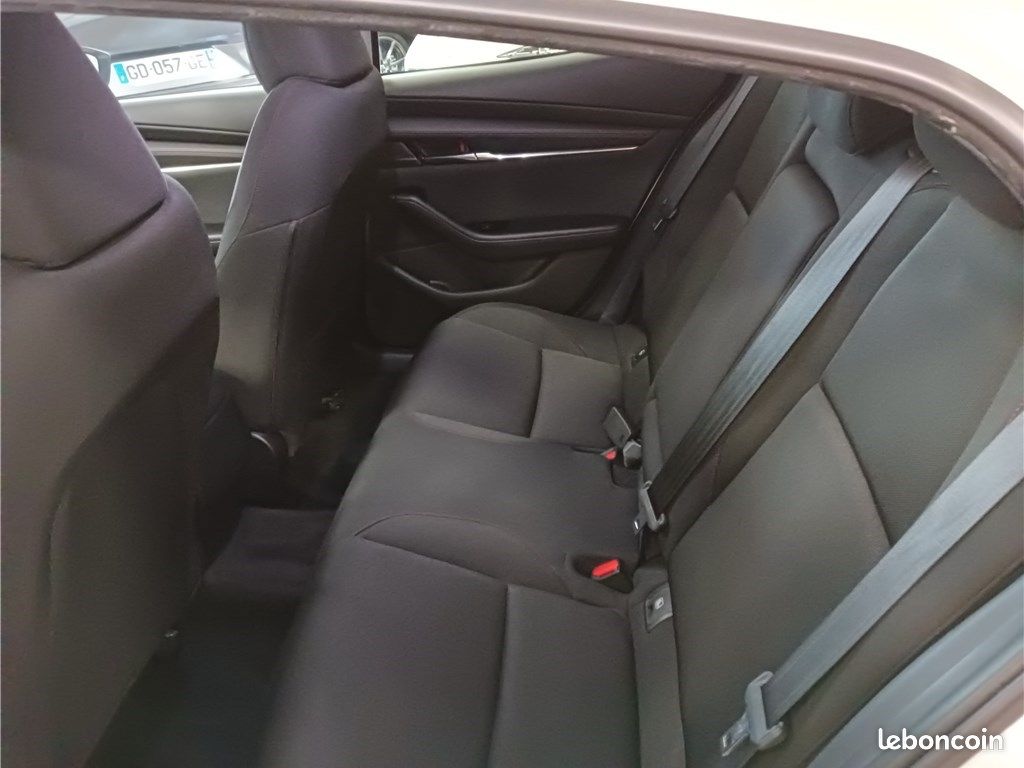 Mazda 3 IV 5 PORTES 2022 2.0L E-SKYACTIV-X M HYBRID 186 CH BVM6 Homura (image 6)