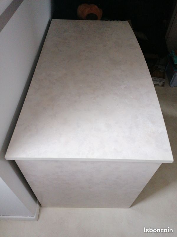 Bureau (image 2)