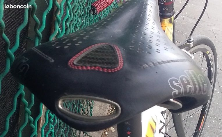 Selle de siège en fibre de carbone pour vélo de route vélosiège creux siègetextu