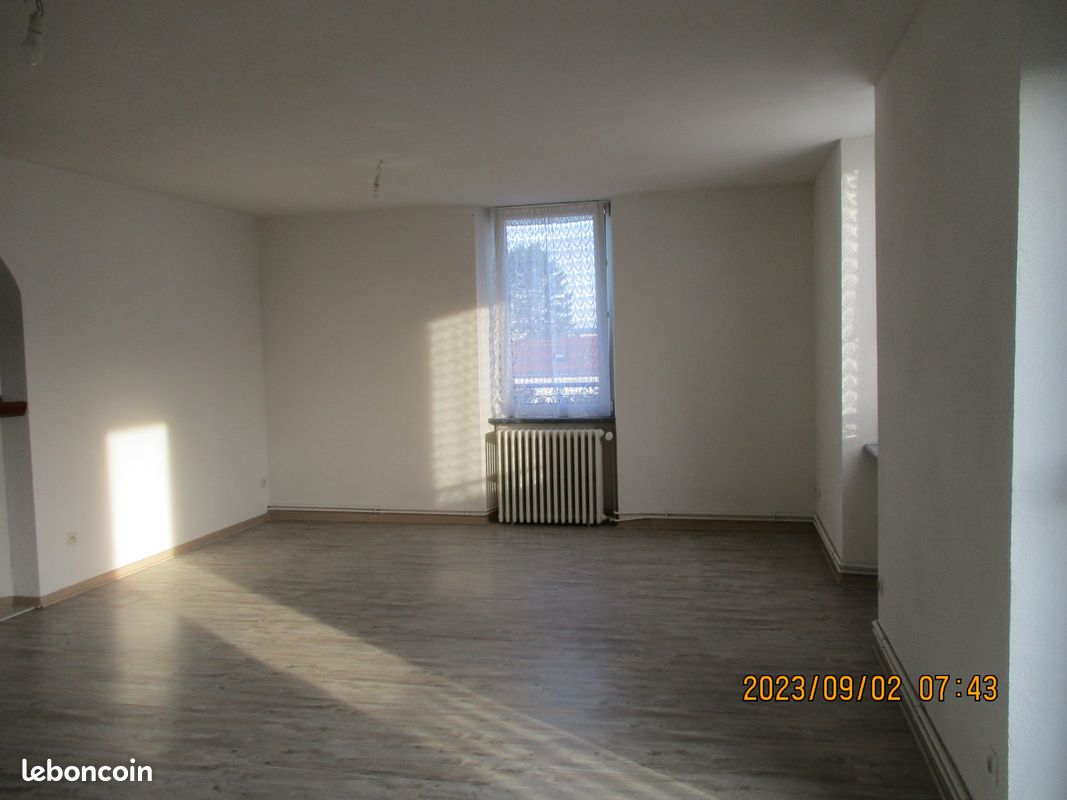 Appartement 4 pièces 100 m² · à Seloncourt · 100 m² · 820 €