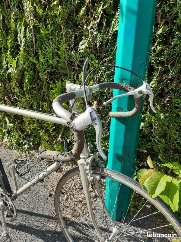 Véritable vélo de route "vintage " Cycles DUBAU " dans son jus " (image 5)