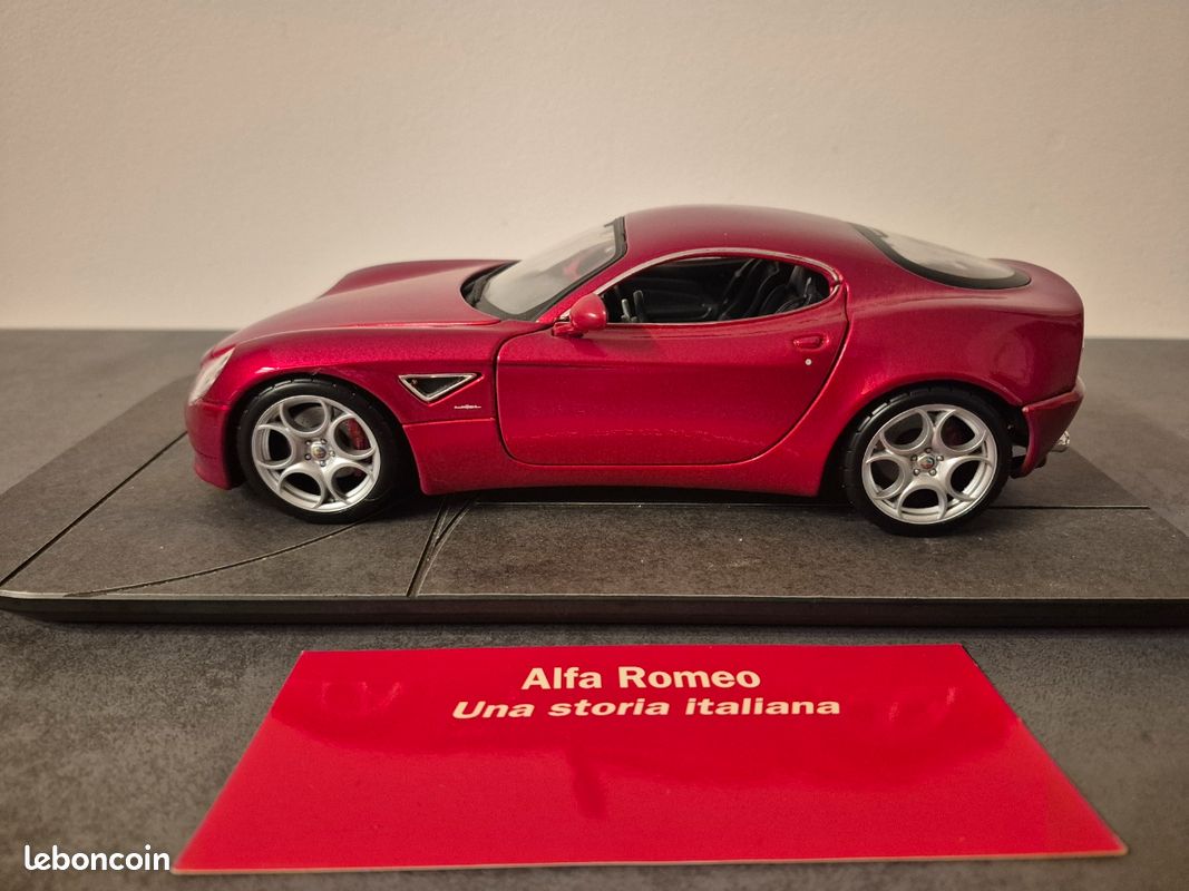 LJ355 BURAGO 3014 1/18 Alfa Romeo 8C WRC Monza 1931 rouge EUR 32,50