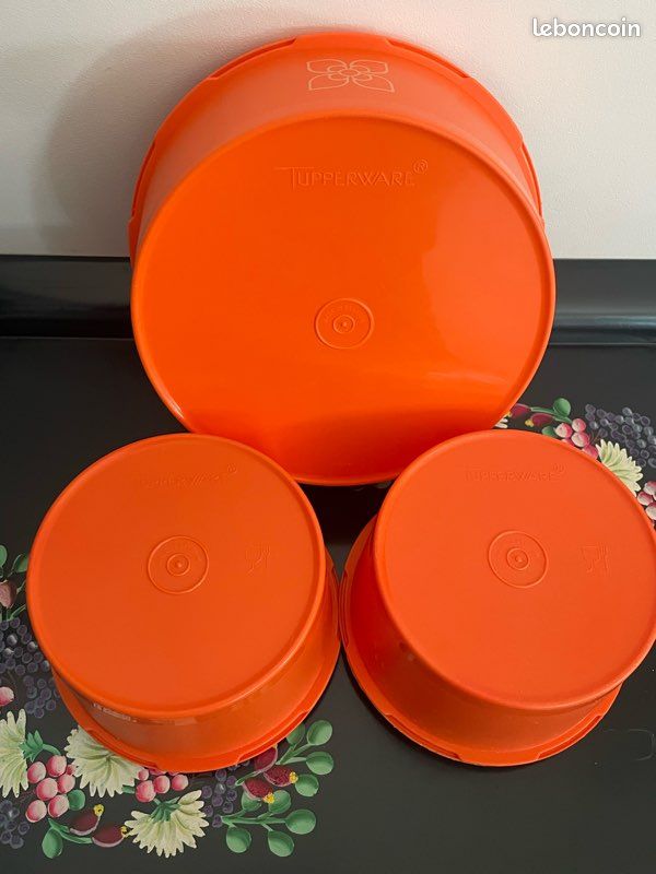 Lot de quatre Tupperware orange gigogne vintage