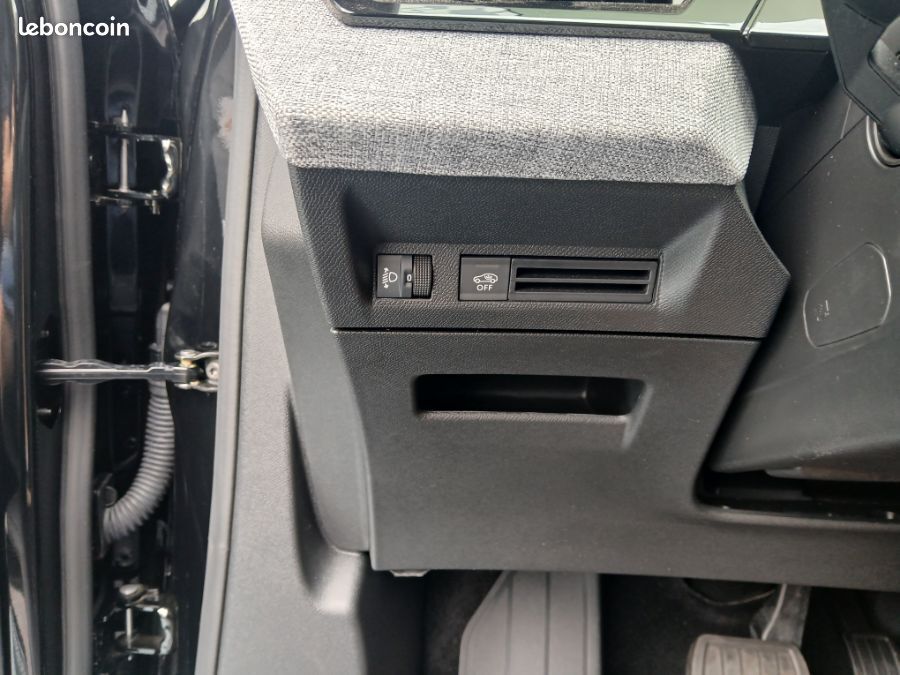 Peugeot 5008 HYBRID 145 e-DCS6 ALLURE Cam360° Panoramic Pack 7PL (image 12)