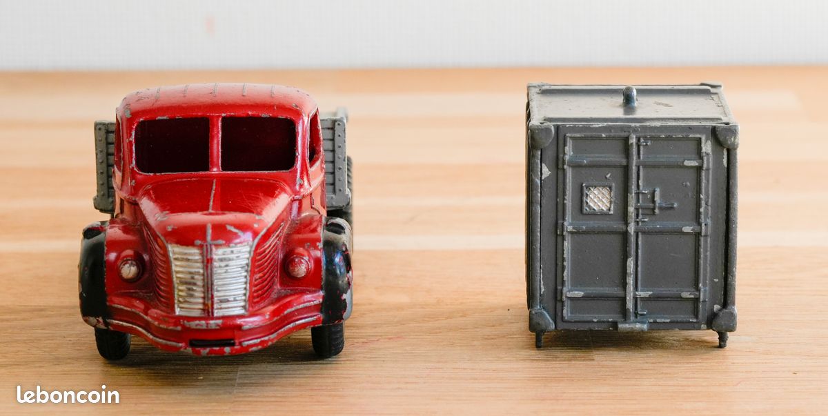 Dinky Toys Berliet camion pompiers 1er secours réf.32E modèle