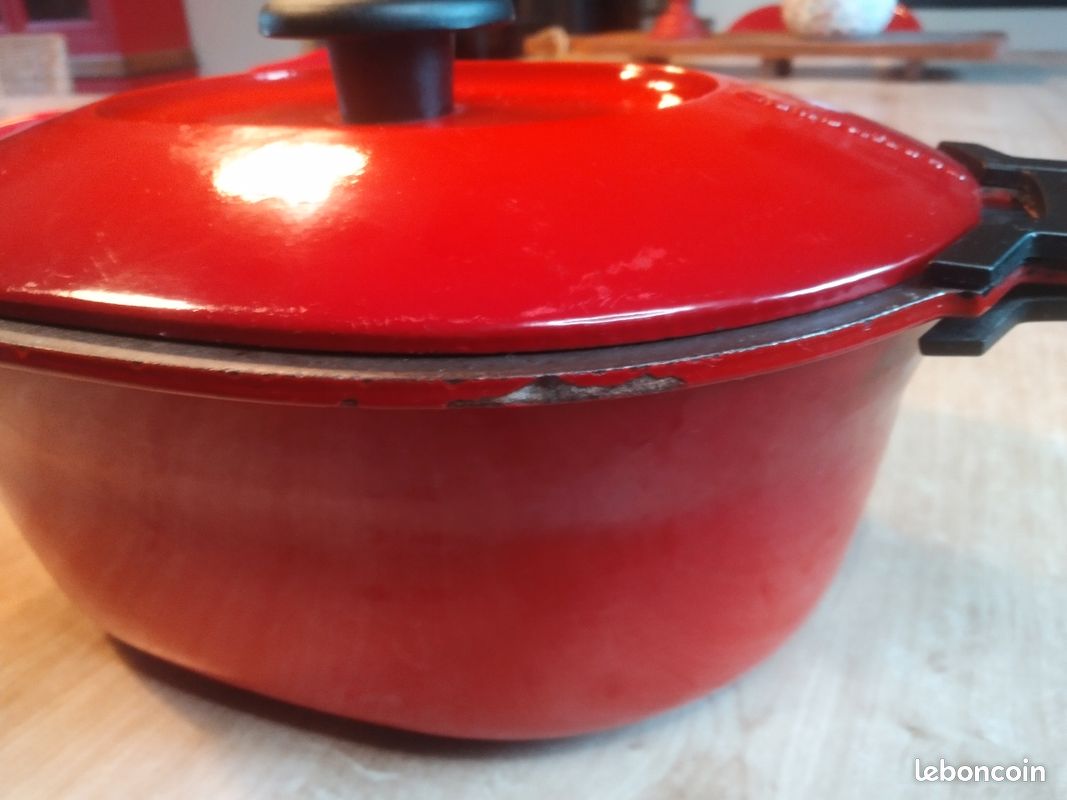 ANCIENNE COCOTTE EN fonte COUSANCES N 20 EUR 29,00 - FR