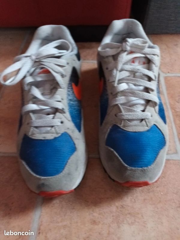 Basket Nike aire vintage taille 40 bonne état (image 2)