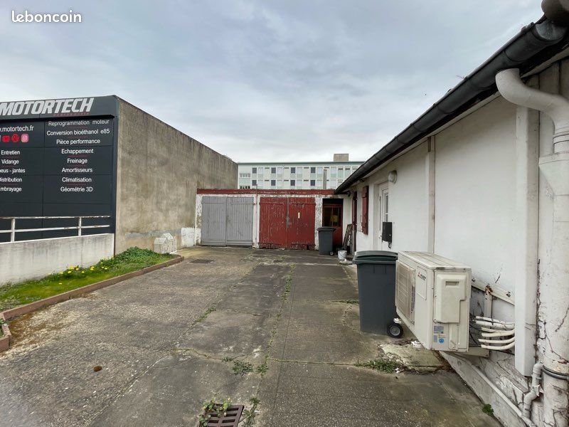Bâtiment à usage de bureaux (image 2)