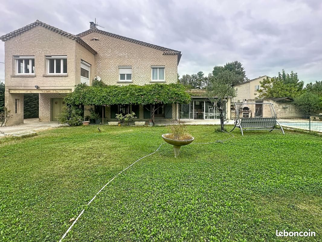 Maison 6 pièces 225 m² · à Pernes-les-Fontaines · 225 m² · 420 000 €