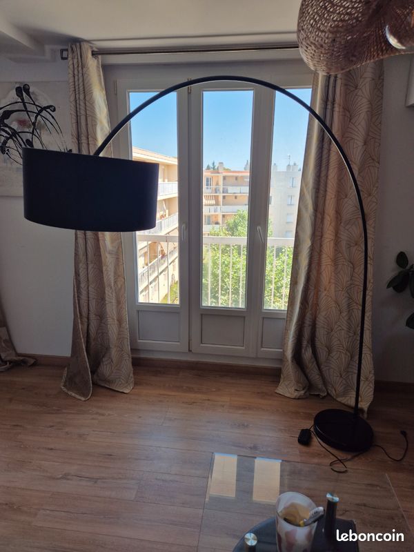 Lampadaire arc deporté (image 1)