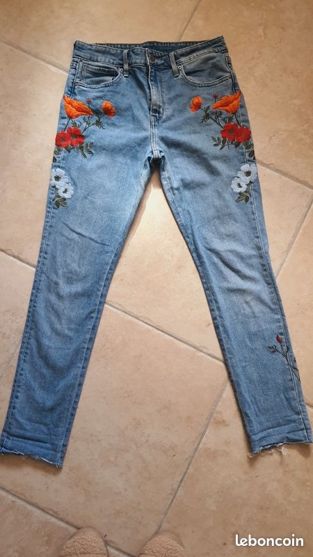 Jeans Imprimé Fleurs Luxueux Krizia Jeans - Taille W27 (tour De Taille 27"), Couleur Blanc, Neuf Avec étiquette (valeur 345€)