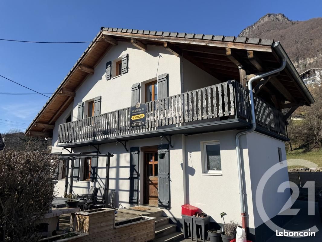 Maison 5 pièces 90 m² · à Taninges · 90 m² · 378 000 €
