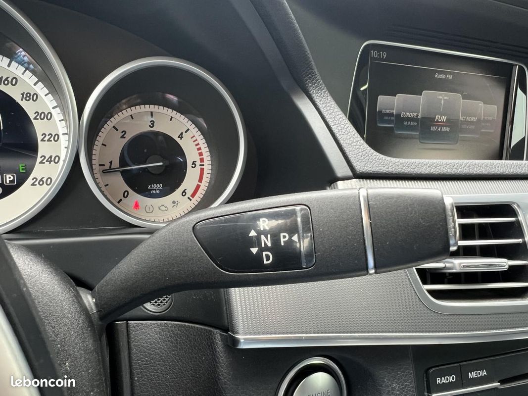 MERCEDES-BENZ CLASSE E 220 BlueTEC Executive A (image 21)
