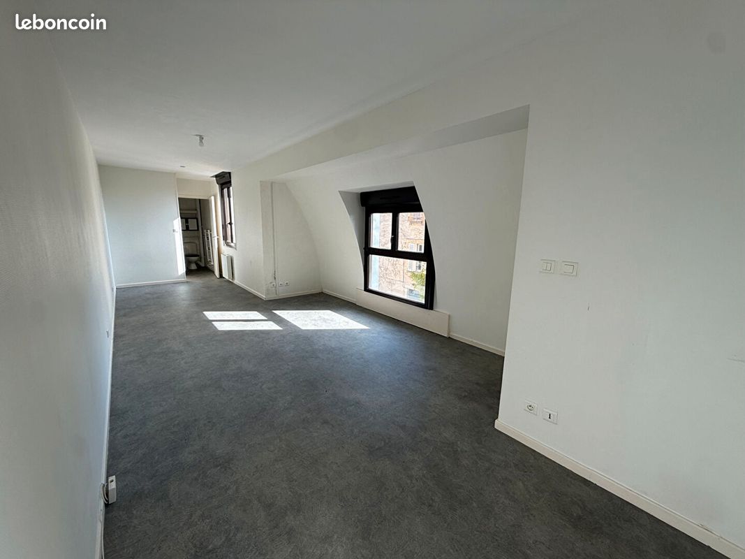 Appartement 1 pièce 37 m² · à Moulins · 37 m² · 359 €/mois