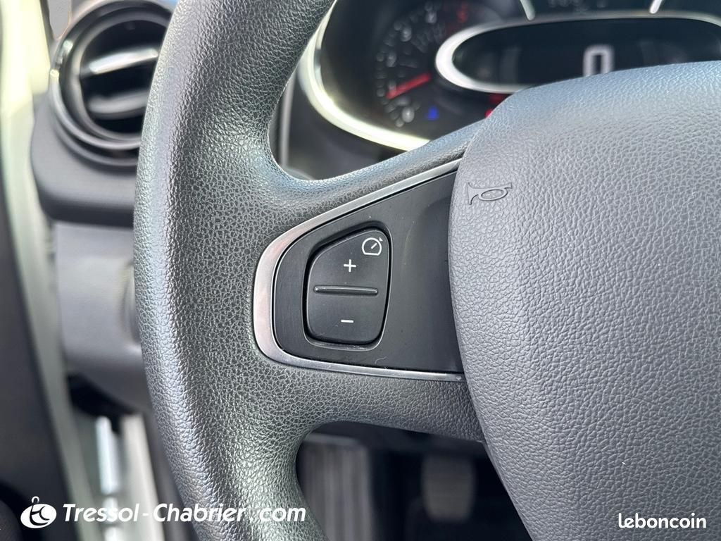 Renault Clio IV SOCIETE DCI 75 ENERGY E6C AIR (image 16)