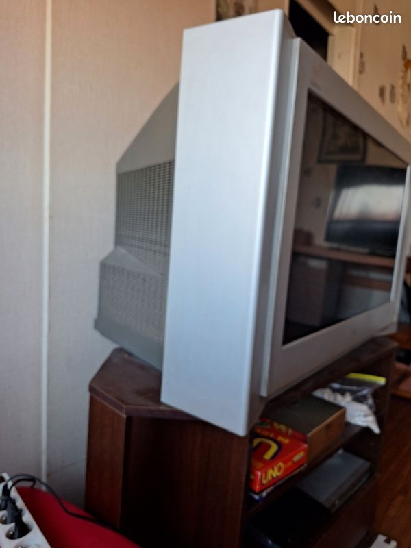 Télé + meuble télé (image 2)