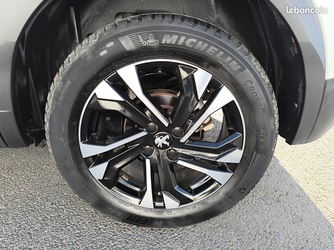 PEUGEOT 2008 PureTech 130 S&S EAT8 Allure (image 16)