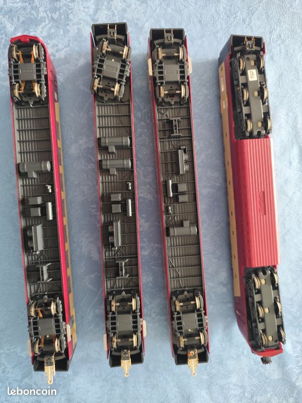 Coffret départ Digital Z21 loco diesel et train express OBB HO ROCO 5110005